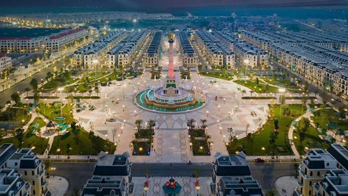 quang-truong-kinh-do-anh-sang-vinhomes-ocean-park-2-705x397
